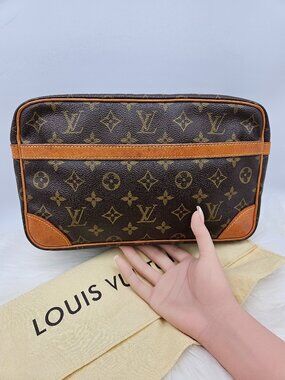 Louis Vuitton Compiègne 28 Clutch Bag